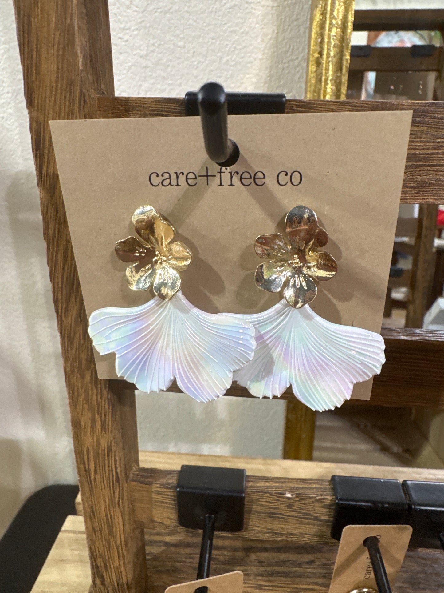 Pearly Flower earrings