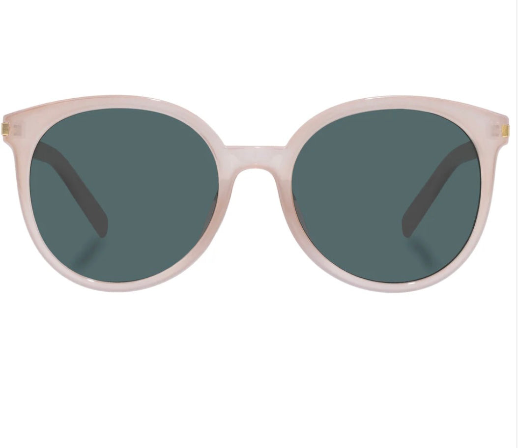 Lyrasphere in Fawn Sunglasses