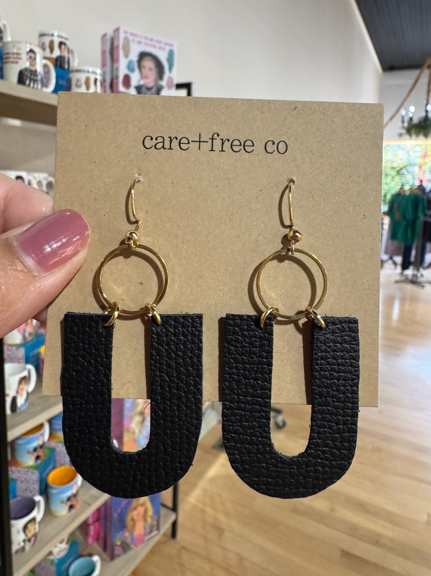 O + U earrings