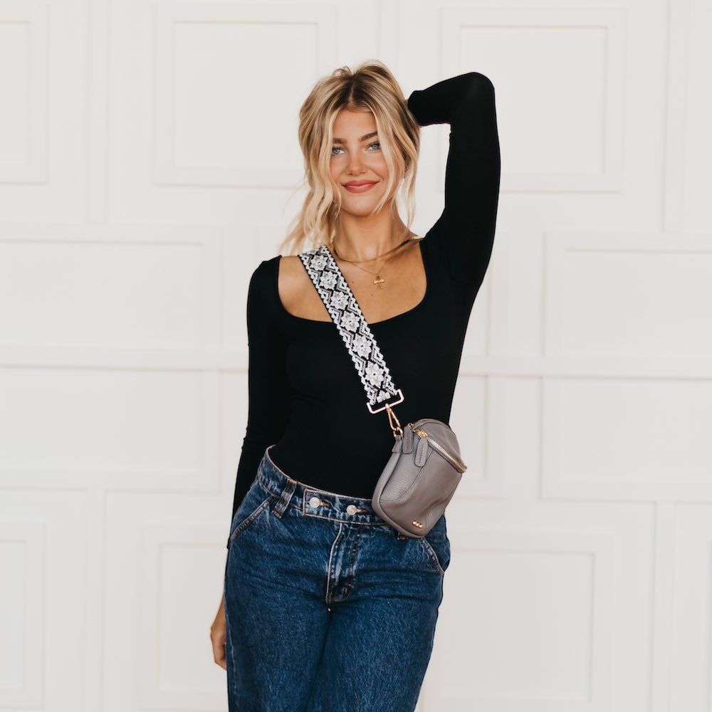 Ellie Crossbody in Gray