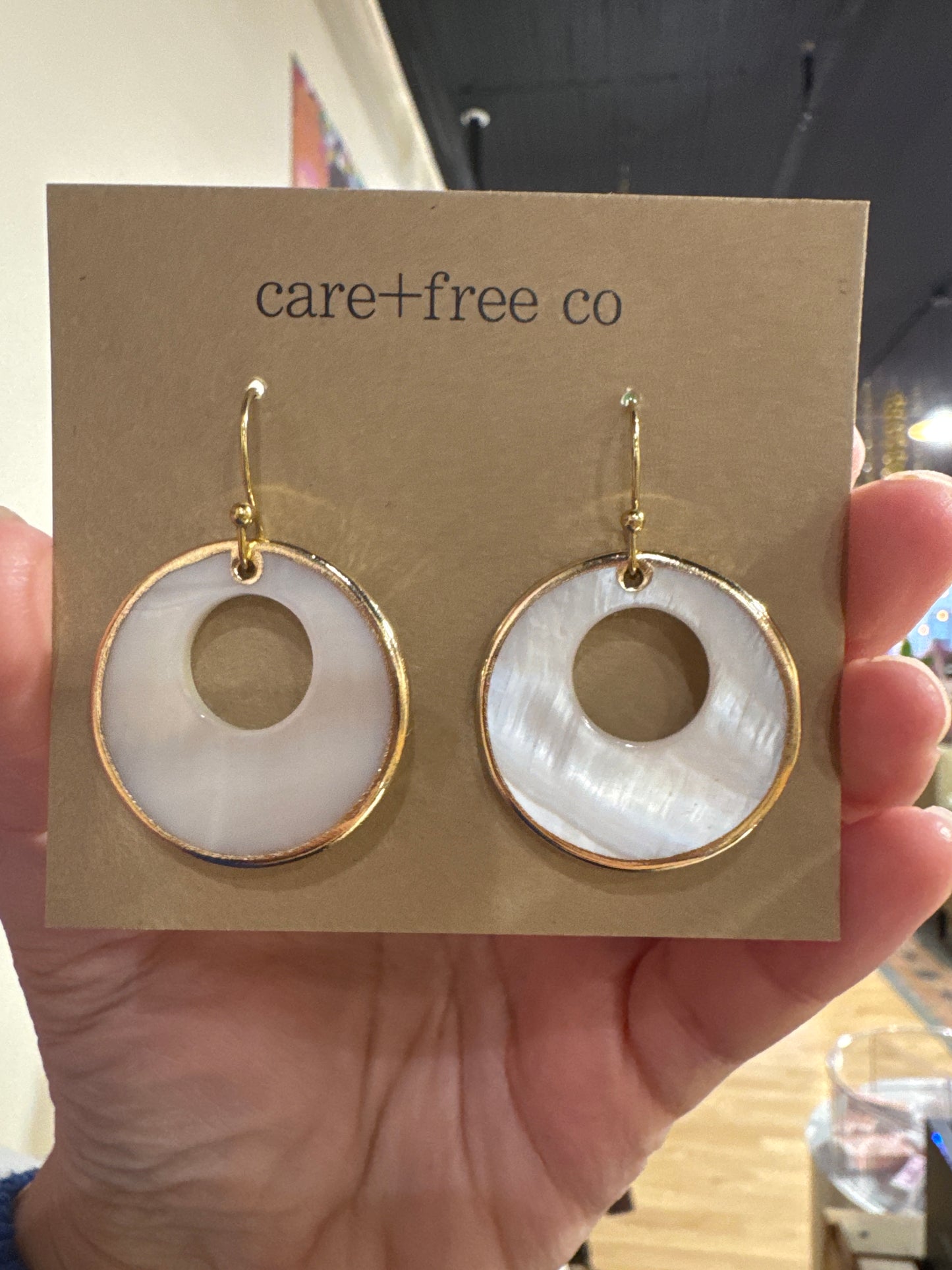 Shell Circle Earrings