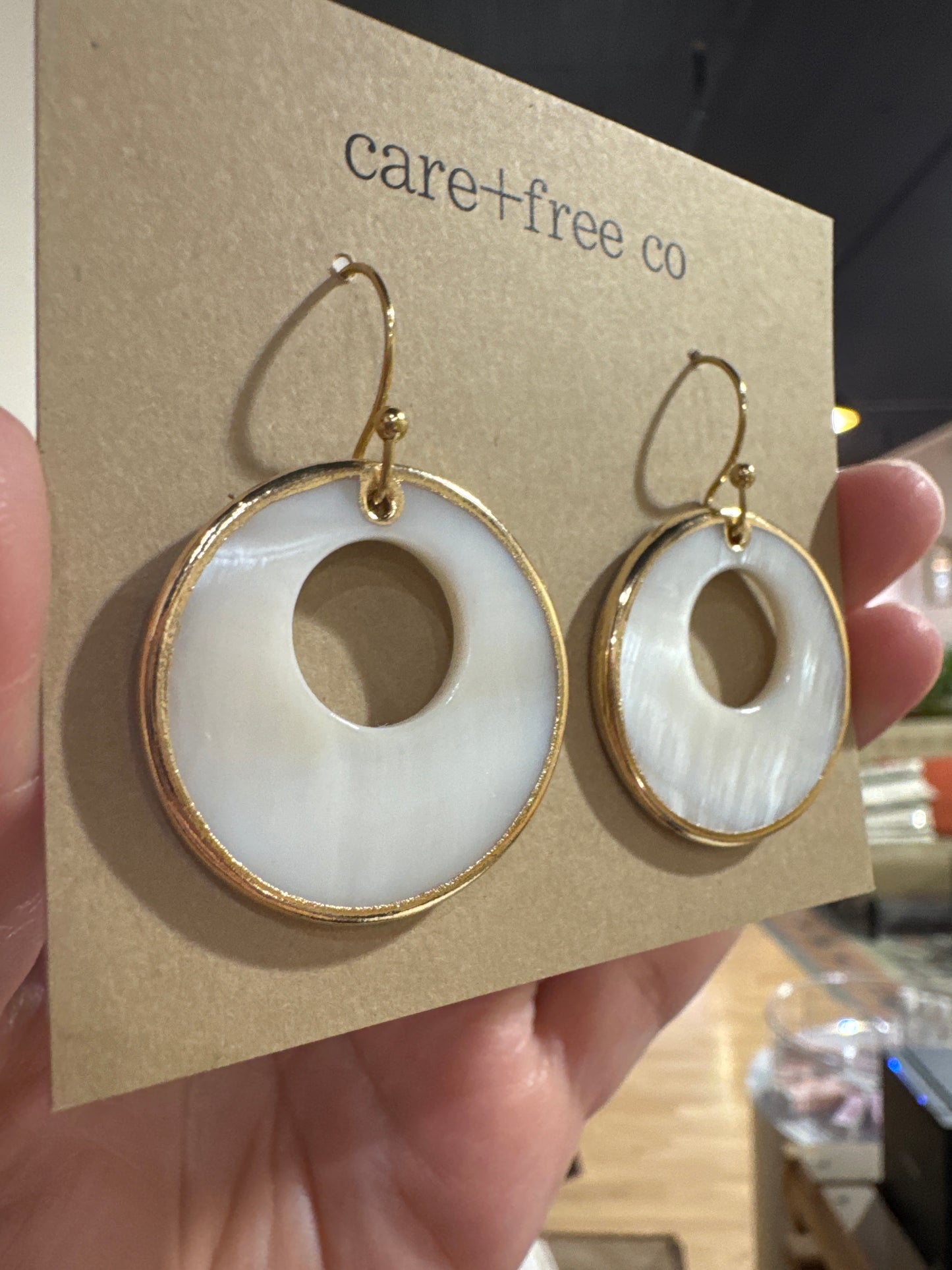 Shell Circle Earrings